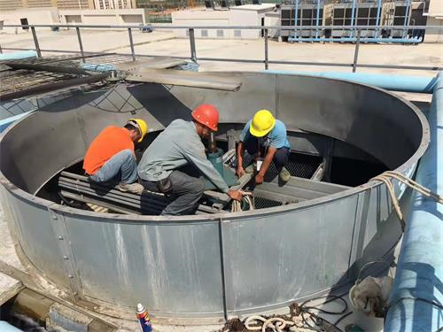 做冷卻塔更換填料工作的時候不要忽視這些問題(方形冷卻塔填料更換視頻)